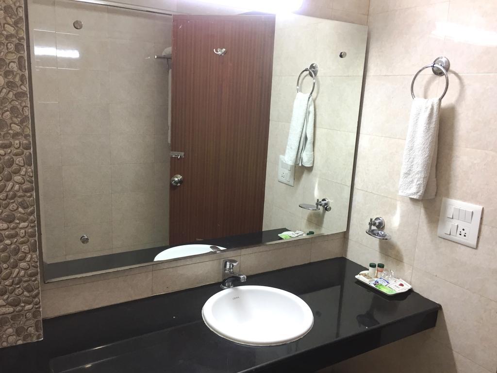 Hotel Angel Residency Greater Noida Zewnętrze zdjęcie